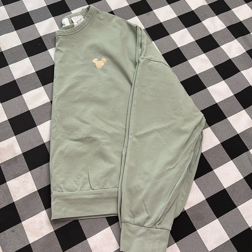 Disney long sleeve top